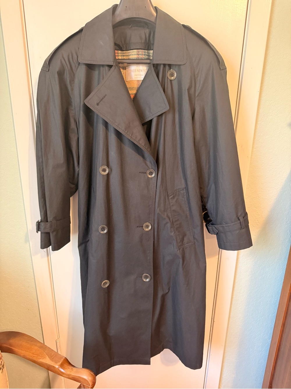 Classic Petite Women's Black Trench Coat - Timeless Double-Breasted Style